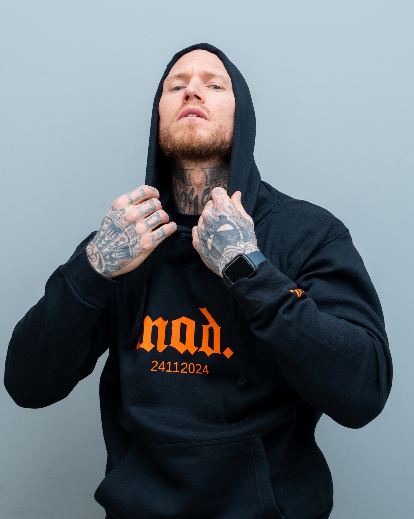 mad. Classic Logo Hoodie (schwarz/orange)