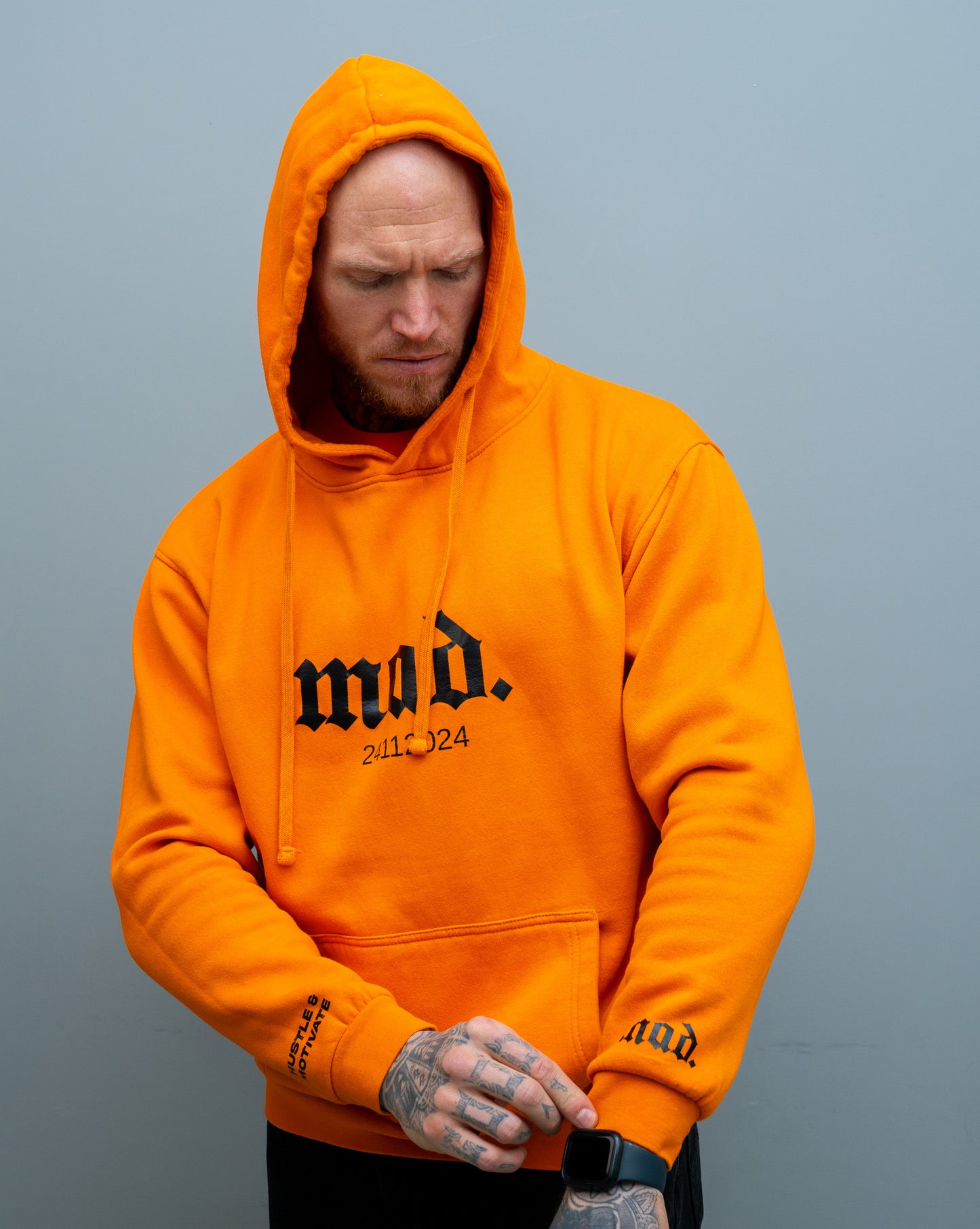 mad. Classic Logo Hoodie (orange/schwarz)