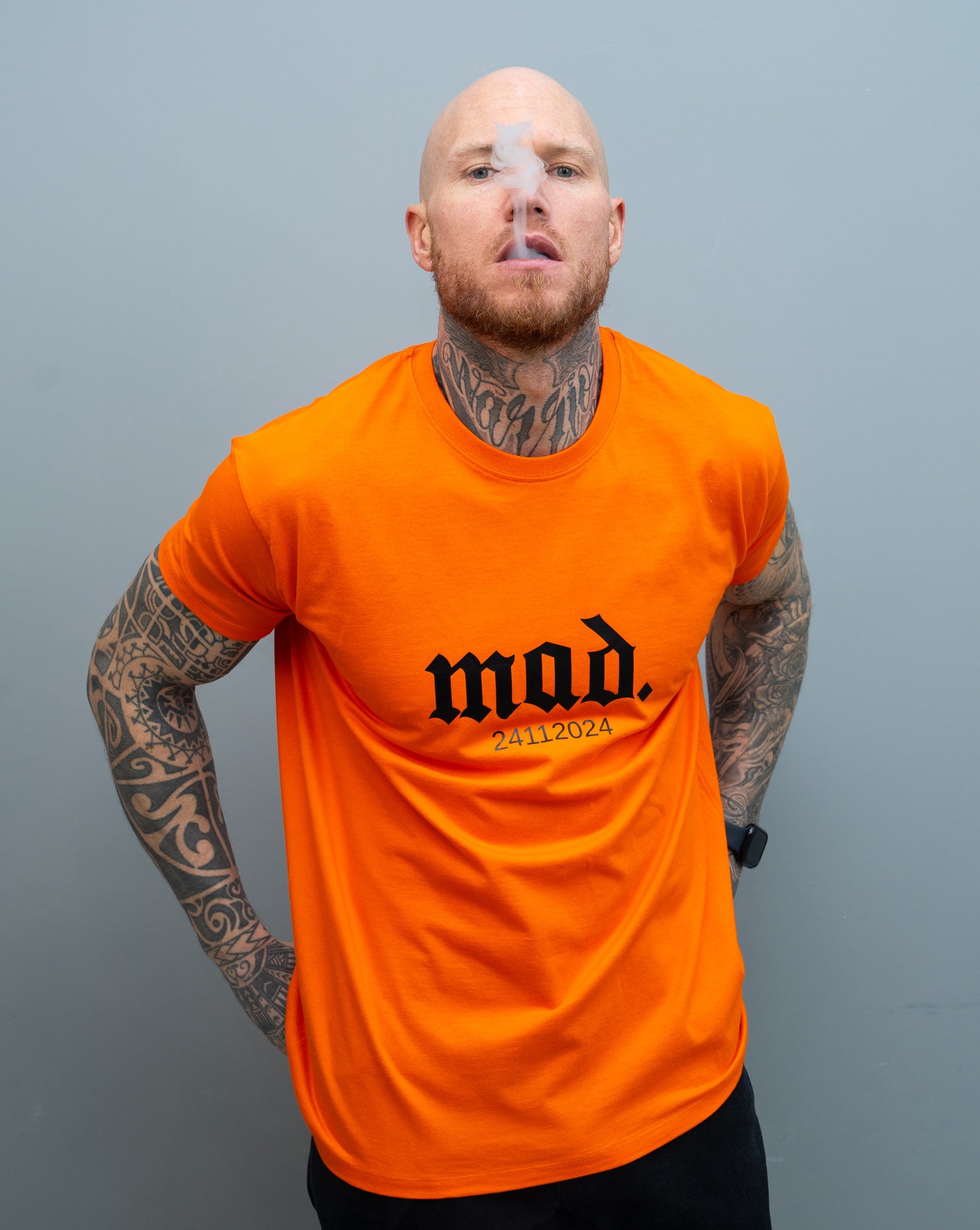 mad. Classic Logo T-Shirt (orange/schwarz)