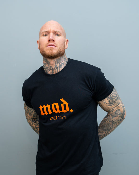 mad. Classic Logo T-Shirt (schwarz/orange)